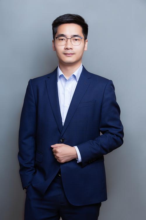 雷春 项目运营总监